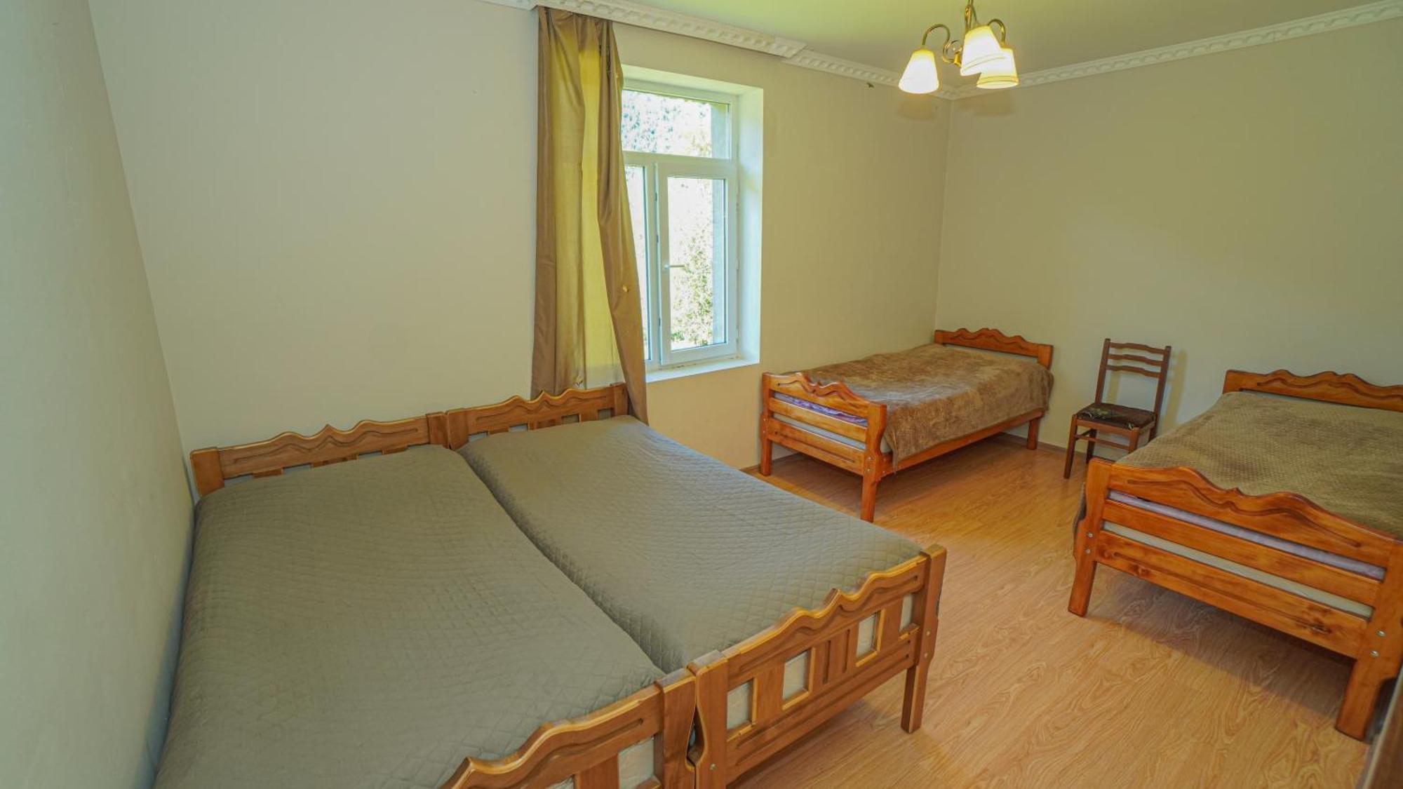 Givi Kakhiani's Guesthouse Zhabeshi Eksteriør billede